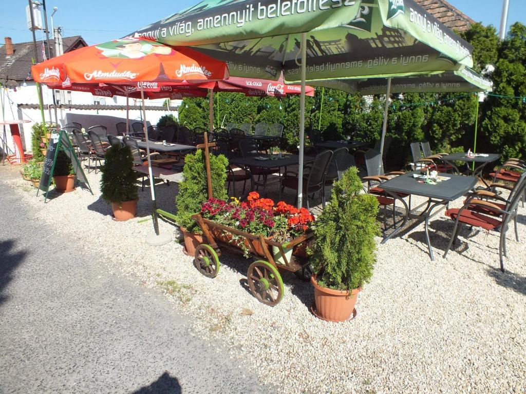 Feherlo Vendeghaz & Restaurant Bük Eksteriør billede