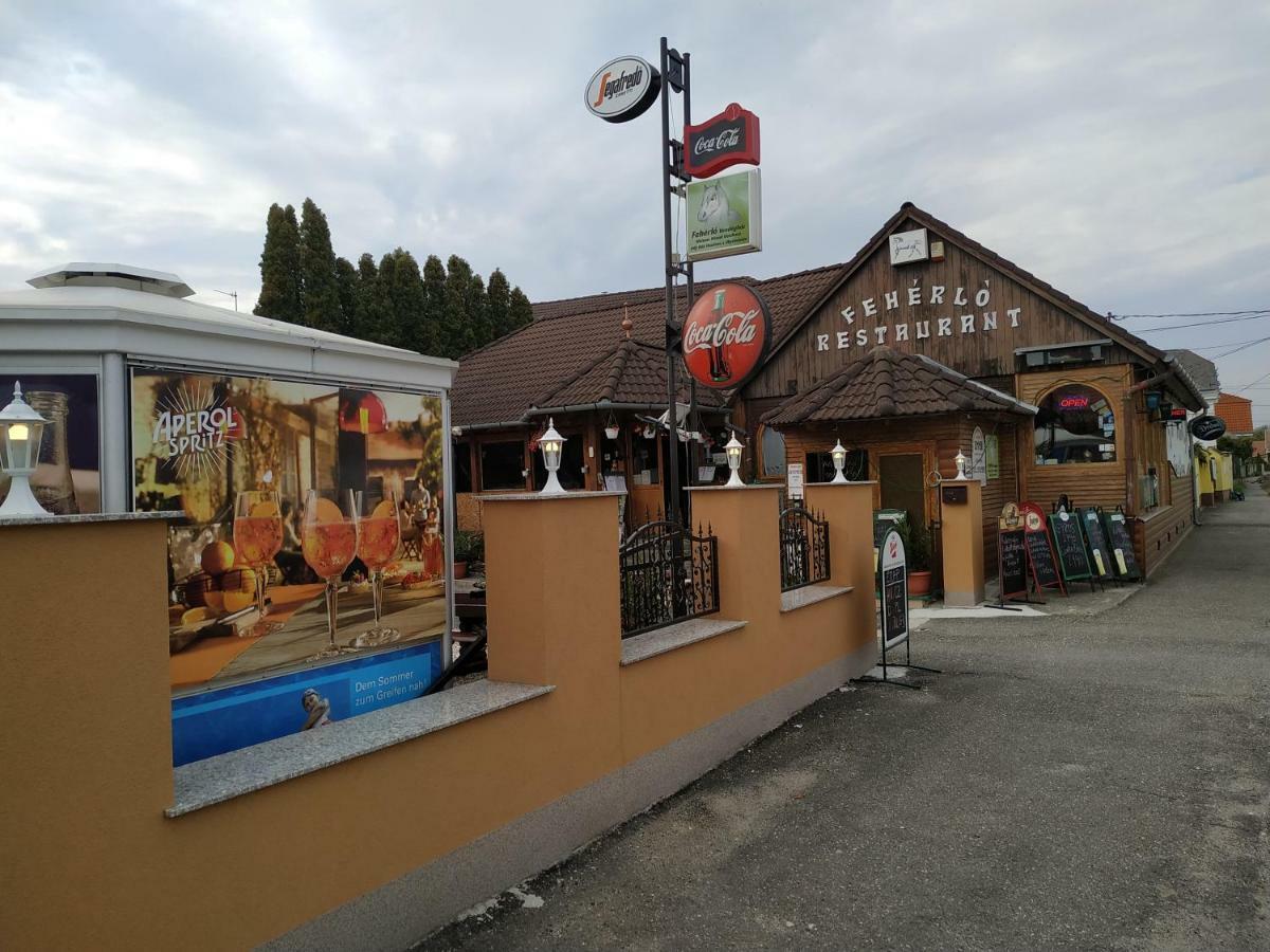 Feherlo Vendeghaz & Restaurant Bük Eksteriør billede