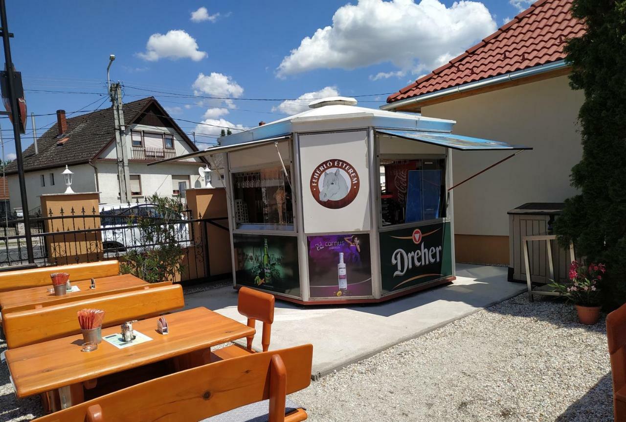 Feherlo Vendeghaz & Restaurant Bük Eksteriør billede